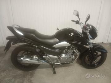 Suzuki Inazuma 250 - 2016