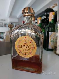Bottiglia vintage Brandy Lepanto González Byass Je