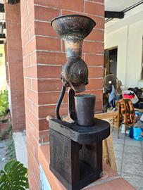 antico macinacaffe' a manovella