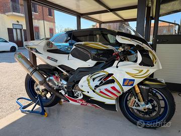 Aprilia RSV 1000 Factory
