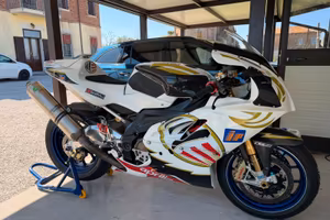 Aprilia RSV 1000 Factory