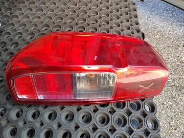 Fanale posteriore sinistro NISSAN NAVARA del 2012