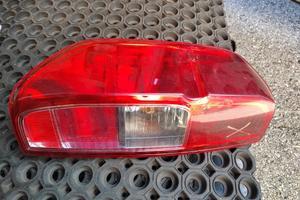 Fanale posteriore sinistro NISSAN NAVARA del 2012