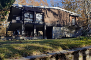 Villa singola con bosco e giardino di proprietà