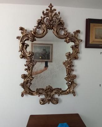 specchiera vecchia intagliata e meccata