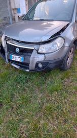Fiat Sedici incidentata
