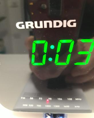 Radiosveglia GRUNDIG 
