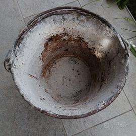 Secchio in alluminio da restaurare