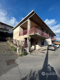 Villa singola con cortile e garage Zafferana Etnea