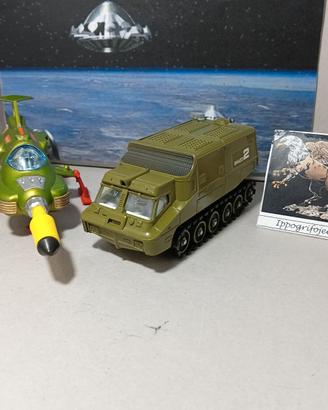 Set 2 modelli Dinky Toys Interceptor e Shado 2 UFO