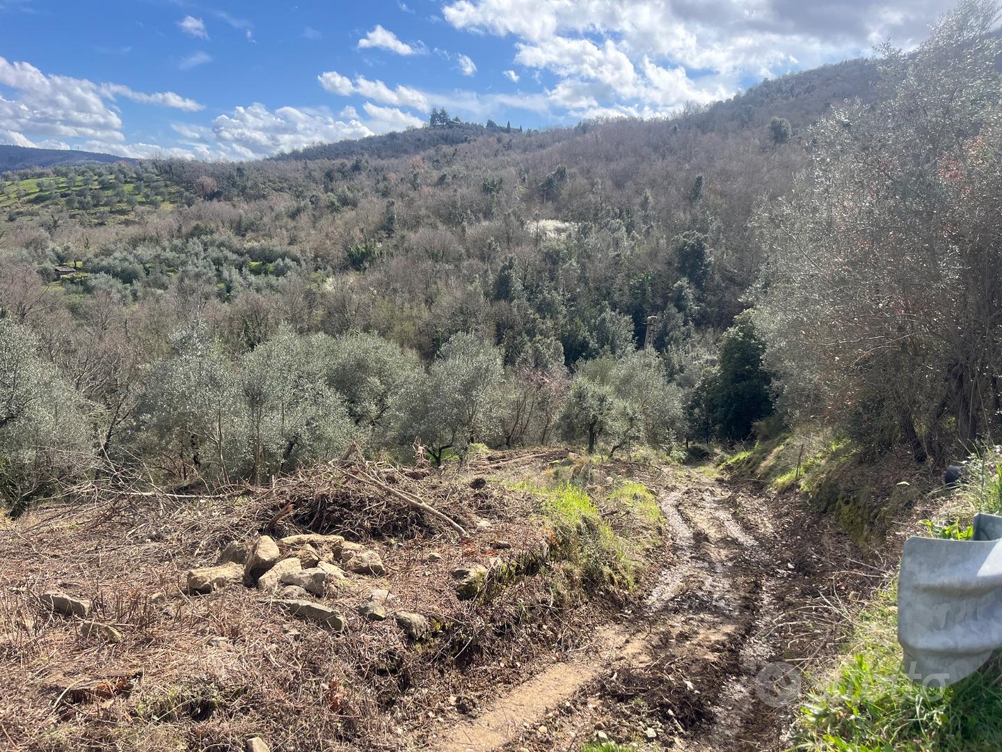 Rustico +terreno in umbria - Altro