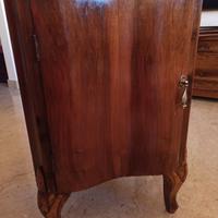 Due comodini in legno