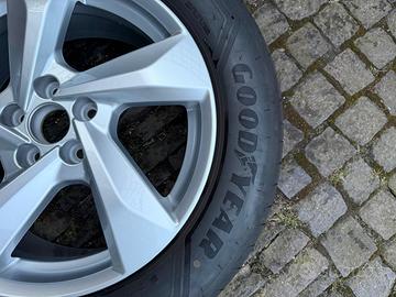 Cerchi e gomme originali Audi Q3