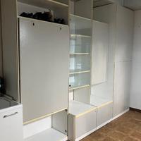 Libreria bianca con scrittoio ribalta e armadio