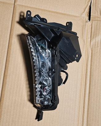 Freccia Tmax 560 Anteriore sinistra 