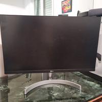Monitor LG da 24 pollici, modello 24ML600S-W