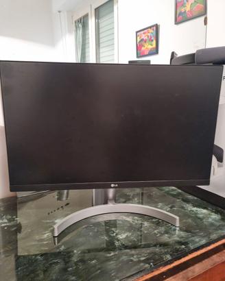Monitor LG da 24 pollici, modello 24ML600S-W