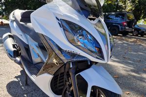 Kymco Xciting 400i pari al nuovo