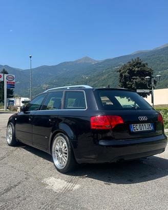 Audi A4 Avant S-LINE