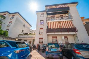 Pressi Pallavicino 3 vani con posto auto