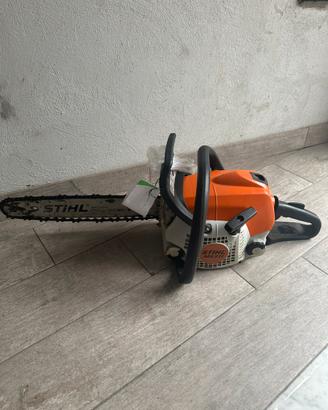Motosega stihl 211 professionale
