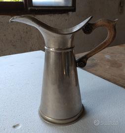 Caraffa in metallo