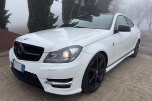 Mercedes-benz C 220 CDI Coupé Avantgarde AMG