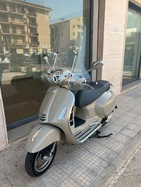 Vespa 300 gts