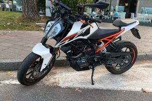 Ktm duke 125
