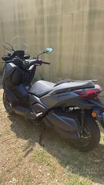 X-MAX
