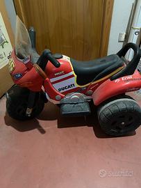 Moto bimbo Ducati