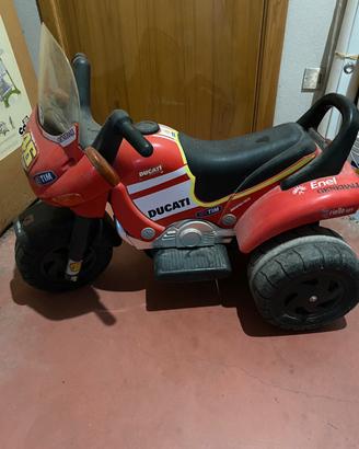 Moto bimbo Ducati
