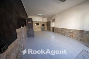 LOCALE COMMERCIALE EX PIZZERIA