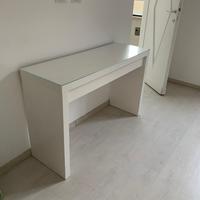 Toletta Malm bianca con piano in vetro