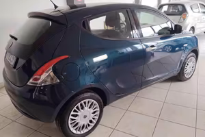 LANCIA Ypsilon 1.2 69 CV 5 porte Gold