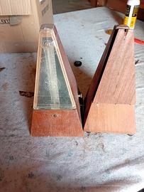 Metronomo antico di legno