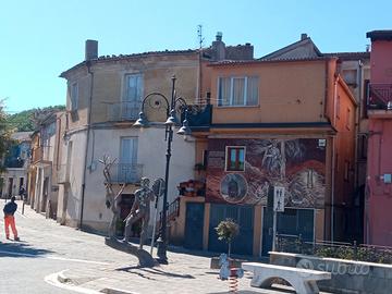 Casa su tre livelli a Striano di Lucania (PZ)