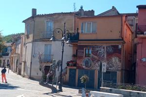 Casa su tre livelli a Striano di Lucania (PZ)