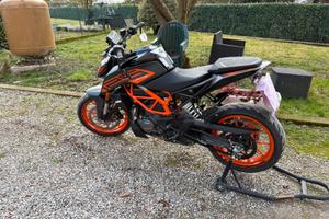 Ktm duke 125