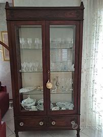 Cristalliera restaurata.