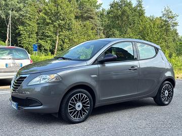 Lancia Ypsilon 1.2 69 CV 5 porte Platinum