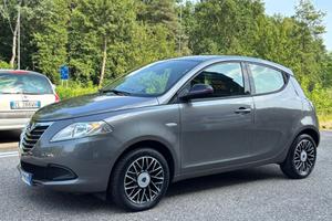 Lancia Ypsilon 1.2 69 CV 5 porte Platinum