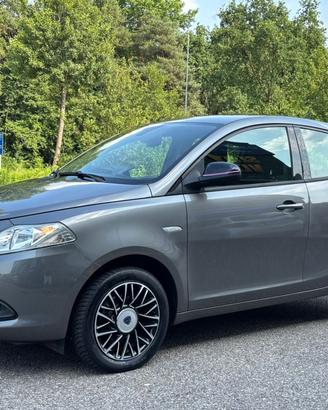 Lancia Ypsilon 1.2 69 CV 5 porte Platinum