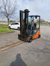CARRELLO ELEVATORE ELETTRICO TOYOTA TRAIGO 20