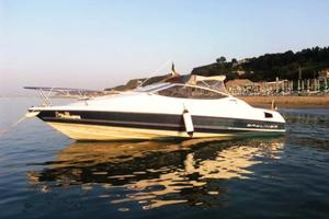 Barca semicabinato Bayliner Capri 2052