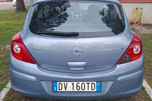 Auto in perfette condizioni estetiche e motore