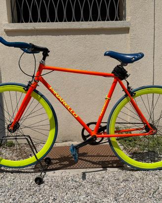 Bicicletta scatto fisso ragazzo