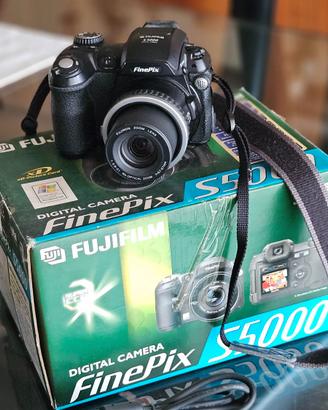 Fujifilm FinePix S5000 BOXATA con accessori + Sche