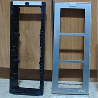 TELAIO CON CORNICE PER 3 MODULI  URMET 1148/63