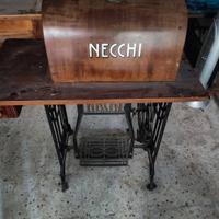 Macchina da cucire Necchi